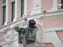 Реставрация барельефа бога Меркурия на здании купца Кузнецова Реставрация барельефа бога Меркурия на здании купца Кузнецова