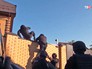 Бойцы ОМОН проводят спецоперацию Бойцы ОМОН проводят спецоперацию