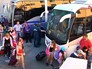 Сотрудники МЧС вывозят детей из лагеря на Сямозере Сотрудники МЧС вывозят детей из лагеря на Сямозере