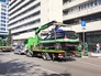 Эвакуатор увозит автомобиль Эвакуатор увозит автомобиль