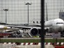 Boeing 777 авиакомпании Singapore Airlines в аэропорту Сингапура Boeing 777 авиакомпании Singapore Airlines в аэропорту Сингапура