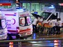 Автомобили скорой помощи на месте происшествия в аэропорту Стамбула, Турция Автомобили скорой помощи на месте происшествия в аэропорту Стамбула, Турция