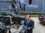 Премьер-министр Великобритании Дэвид Кэмерон общается с журналистами в рамках саммита ЕС в Брюсселе Премьер-министр Великобритании Дэвид Кэмерон общается с журналистами в рамках саммита ЕС в Брюсселе