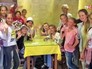 Детский ансамбль застрявший в аэропорту Стамбула Детский ансамбль застрявший в аэропорту Стамбула