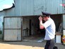 Полиция проводит обыски в гаражах Полиция проводит обыски в гаражах