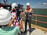 Журналисты на строительстве Крымского моста Журналисты на строительстве Крымского моста