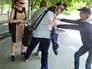 Безбилетные пассажиры трамвая устроили драку с контролерами Безбилетные пассажиры трамвая устроили драку с контролерами