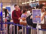 Пассажиры в аэропорту "Шереметьево" Пассажиры в аэропорту "Шереметьево"