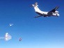 Сброс гуманитарного груза в районе Дейр-Эз-Зор в Сирии Сброс гуманитарного груза в районе Дейр-Эз-Зор в Сирии