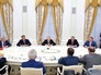 Президент России Владимир Путин на встрече с руководителями фракций Госдумы Президент России Владимир Путин на встрече с руководителями фракций Госдумы