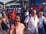 Туристы в аэропорту в Турции Туристы в аэропорту в Турции