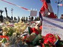 Цветы на месте о теракта в Ницце Цветы на месте о теракта в Ницце