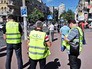 Сотрудники СБУ на месте взрыва автомобиля с журналистом Павлом Шереметом Сотрудники СБУ на месте взрыва автомобиля с журналистом Павлом Шереметом