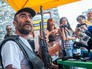 Лидер группы "Сасна црер" Павел Манукян во время общения с журналистами на территории захваченного полка патрульно постовой службы полиции района Эребуни в Ереване Лидер группы "Сасна црер" Павел Манукян во время общения с журналистами на территории захваченного полка патрульно постовой службы полиции района Эребуни в Ереване