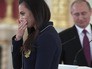 Президент России Владимир Путин и двукратная олимпийская чемпионка Елена Исинбаева на встрече в Кремле президента РФ с членами олимпийской сборной России Президент России Владимир Путин и двукратная олимпийская чемпионка Елена Исинбаева на встрече в Кремле президента РФ с членами олимпийской сборной России