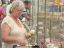 Покупатель в магазине Покупатель в магазине