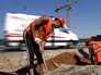 Строители работают на жаре Строители работают на жаре