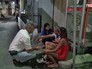 Медики оказывают помощь Медики оказывают помощь