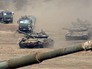 Мотострелковые и артиллерийские соединения во время марша Мотострелковые и артиллерийские соединения во время марша