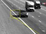 Тень автомобиля на разделительной полосе Тень автомобиля на разделительной полосе