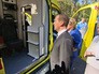 Дмитрий Медведев осматривает автомобиль скорой помощи Дмитрий Медведев осматривает автомобиль скорой помощи