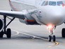 Самолет в аэропорту Самолет в аэропорту
