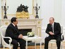 Президент России Владимир Путин и король Бахрейна Хамад Бен Иса Аль Халифа во время встречи в Кремле Президент России Владимир Путин и король Бахрейна Хамад Бен Иса Аль Халифа во время встречи в Кремле