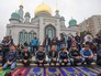 Мусульмане празднуют Курбан-байрам Мусульмане празднуют Курбан-байрам