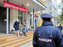Полиция возле избирательного участка Полиция возле избирательного участка