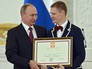 Президент России Владимир Путин во время встречи в Кремле с паралимпийской сборной России по летним видам спорта Президент России Владимир Путин во время встречи в Кремле с паралимпийской сборной России по летним видам спорта