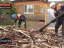 Спасатели МЧС во время устранения последствий тайфуна в Приморье Спасатели МЧС во время устранения последствий тайфуна в Приморье