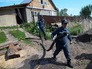 Сотрудники МЧС России откачивают воду из подвалов жилых домов Сотрудники МЧС России откачивают воду из подвалов жилых домов