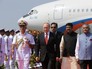 Президент РФ Владимир Путин во время встречи на лётном поле индийского аэропорта Даболим в штате Гоа Президент РФ Владимир Путин во время встречи на лётном поле индийского аэропорта Даболим в штате Гоа