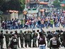 Полиция Венесуэлы разгоняет митинг Полиция Венесуэлы разгоняет митинг