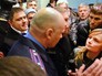 Украинские радикалы захватили отделение полиции Украинские радикалы захватили отделение полиции