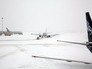 Самолеты на взлетно-посадочной полосе (ВПП) аэропорта "Шереметьево" Самолеты на взлетно-посадочной полосе (ВПП) аэропорта "Шереметьево"