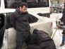 Сотрудники ФСБ задерживают одного из двух россиян, организовавших незаконное пересечение границы РФ с иностранцами Сотрудники ФСБ задерживают одного из двух россиян, организовавших незаконное пересечение границы РФ с иностранцами