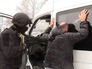 Сотрудники ФСБ задерживают одного из двух россиян, организовавших незаконное пересечение границы РФ Сотрудники ФСБ задерживают одного из двух россиян, организовавших незаконное пересечение границы РФ