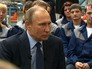Президент России Владимир Путин во время посещения Ярославского моторного завода Президент России Владимир Путин во время посещения Ярославского моторного завода