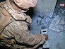 Военные специалисты выявляют следы химоружия примененного в Сирии Военные специалисты выявляют следы химоружия примененного в Сирии