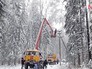 Электрики устраняют последствия ледяного дождя Электрики устраняют последствия ледяного дождя