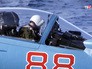 Пилот истребителя Су-33 на палубе авианосца "Адмирал Флота Советского Союза Кузнецов" Пилот истребителя Су-33 на палубе авианосца "Адмирал Флота Советского Союза Кузнецов"