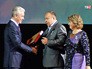 Сергей Собянин вручает награды Сергей Собянин вручает награды
