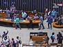 Протестующие в здании парламента Бразилии Протестующие в здании парламента Бразилии