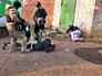 Сотрудники ФСКН проводят задержание Сотрудники ФСКН проводят задержание