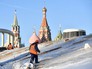 Рабочий на строительстве парка "Зарядье" в Москве Рабочий на строительстве парка "Зарядье" в Москве