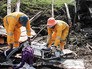 Спасатели Колумбии на месте происшествия Спасатели Колумбии на месте происшествия