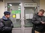 Полиция возле отделения Сбербанка Полиция возле отделения Сбербанка