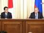 Главы МИД России и Японии Сергей Лавров и Фумио Кисидо Главы МИД России и Японии Сергей Лавров и Фумио Кисидо