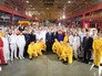 Президент России Владимир Путин общается с рабочими предприятия "Этерно" Президент России Владимир Путин общается с рабочими предприятия "Этерно"